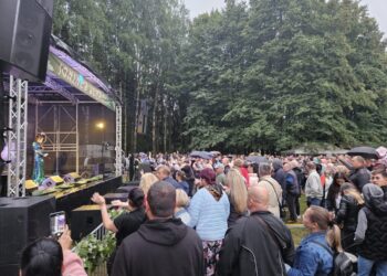 Lukšiuose linksmai švęstos Joninės