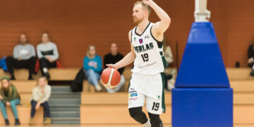 M. Žukauskas ir toliau ir vilkės „Perlo“ marškinėlius