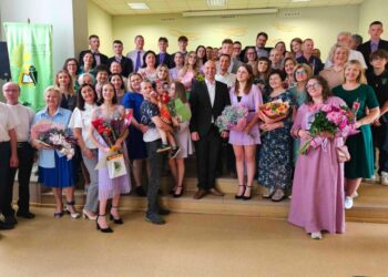 Paskutinis skambutis nuaidėjo Šakių rajono abiturientams