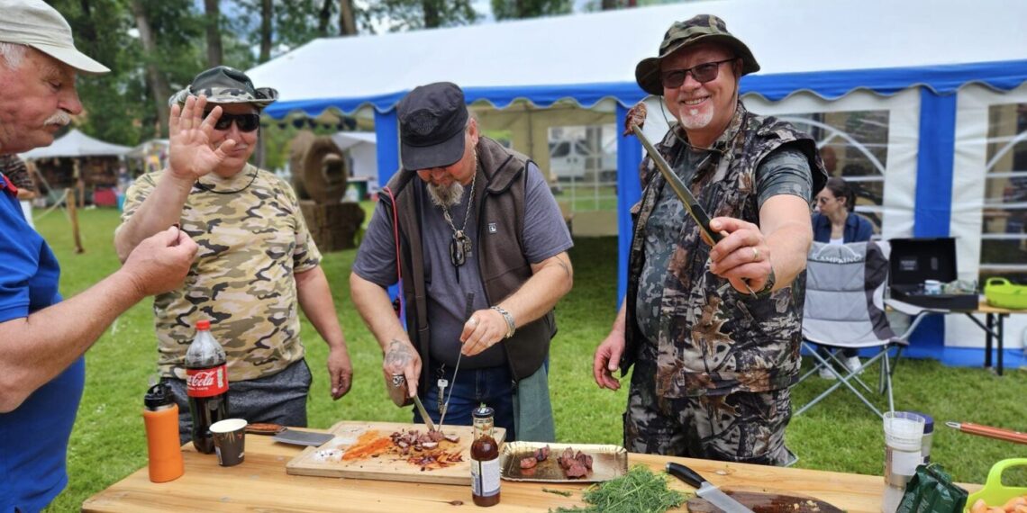 Zyplių dvaro ansamblyje šurmuliavo medžioklės ir amatų festivalis