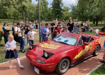 „Žaibo Makvyno“ pasirodymas sulaukė didelio vaikų susidomėjimo