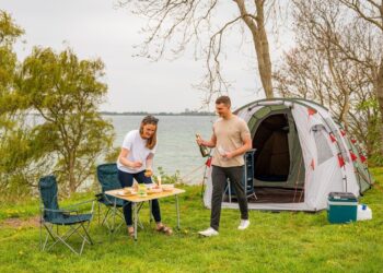 Ką lietuviai veik per Jonines? Turistaus ir ginsis nuo uodų