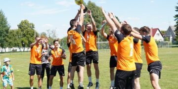 Futbolo turnyre „Lietuvos karaliaus Mindaugo karūnavimo dienai paminėti“ triumfavo Kazlų Rūdos „Kazlų Rūda“