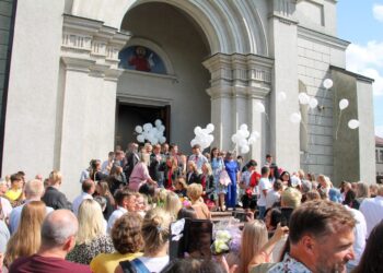 Vilkaviškio „Aušros“ gimnazija išleido 15-ąją abiturientų laidą