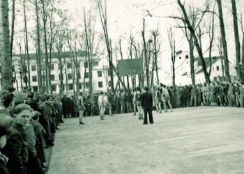 Krepšinio rungtynės Marijampolės Vytauto Didžiojo parke 1941 metais
