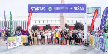 Pirmą kartą Marijampolėje organizuotos IKI ėjimo varžybos pritraukė gausų būrį marijampoliečių ir miesto svečių