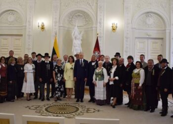 Gitanas Nausėda pakvietė Dainų šventės kūrėjus