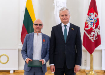 Už nuopelnus Lietuvos Respublikai ir už jos vardo garsinimą pasaulyje pagerbtas Ray Bartkus