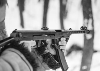 Karinis pasipriešinimas