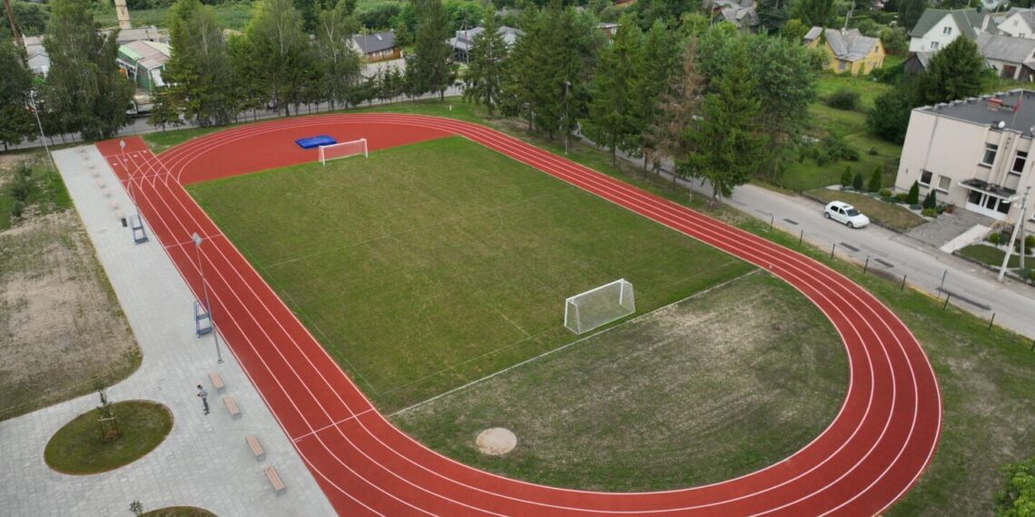 Pilviškių „Santakos“ gimnazijos stadionas