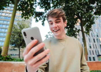 Z karta pasitiki komentarais socialiniuose tinkluose: atsakė, kodėl tai gali būti žalinga