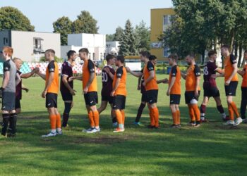 Kauno „Nadruvis“ KAFF III lygos futbolo pirmenybių lyderiams Kazlų Rūdos „Kazlų Rūdai“ neprilygo