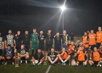 Naktiniame futbolo turnyre „Žolinė 7x7“ triumfavo „Kazlų Rūda“