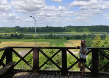 Plokščiuose esanti apžvalgos aikštelė toliau Nemunas