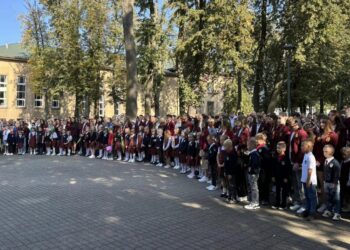 Mokyklose prasidėjo naujieji mokslo metai