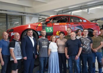 Marijampolės profesinio rengimo centras sulaukė neeilinės dovanos - sportinio automobilio