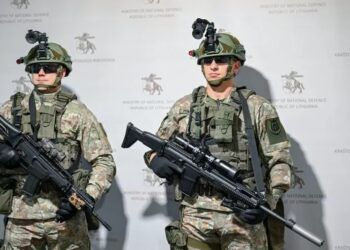 Dėl padidinto biudžeto gynybai anksčiau įsigyti modernūs belgiški kulkosvaidžiai FN MINIMI