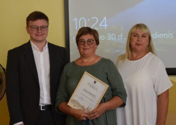 Atsisveikinta su ilgamete bibliotekos darbuotoja