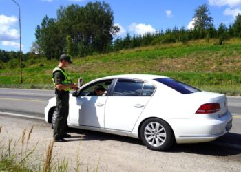 Prancūzijoje laikinai apsigyvenusiam uzbekui teks neplanuotai užtrukti Lietuvoje
