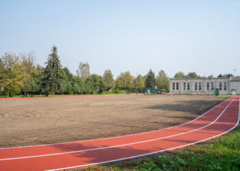 Baigiamas atnaujinti Mokolų progimnazijos stadionas
