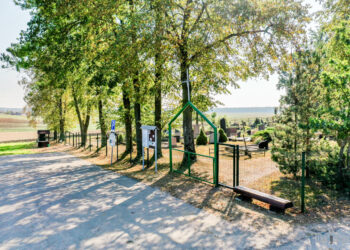 Daukšių miestelio kapinės aptvertos nauja tvora