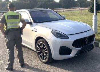 Vokietijoje pavogtą prabangų „Maserati“ Lietuvos pasieniečiai sulaikė tą pačią dieną
