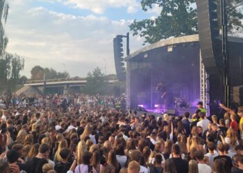 „OG Version“ pasirodymas sulaukė milžiniško moksleivių dėmesio