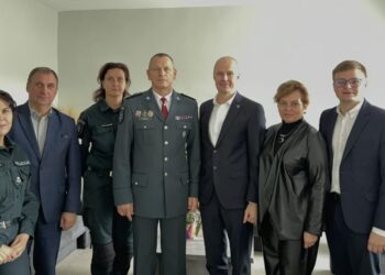Savivaldybės vadovai pasveikino Vilkaviškio rajono policijos komisariato pareigūnus