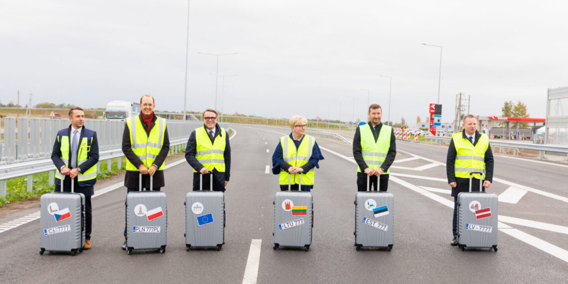 Eismui atidaryta ilgiausia ir techniškai sudėtingiausia „Via Baltica“ atkarpa