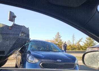 Lenkijos karinės technikos šarvuotis BTR taranavo Lietuvoje registruotą „KIA“ automobilį