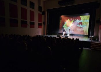 Mokytojo dienos šventė Šakiuose - padėkos ir muzikinė dovana pedagogams