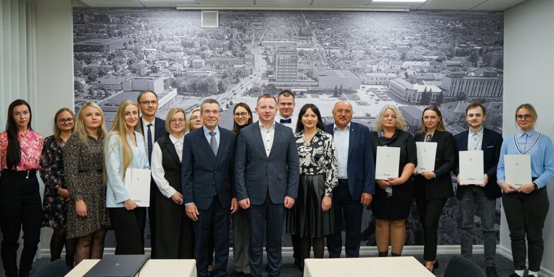 Vardinėmis stipendijomis apdovanoti gabiausi Marijampolės studentai ir moksleiviai