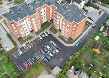 Atnaujinta dar viena automobilių stovėjimo aikštelė