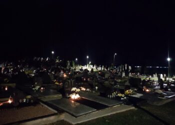 Įrengtas apšvietimas Sangrūdos ir Liubavo kapinėse