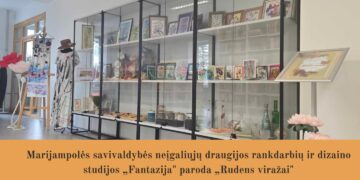 Marijampolės savivaldybės neįgaliųjų draugijos rankdarbių ir dizaino studijos „Fantazija“ parodos „Rudens viražai“ atidarymo renginys