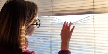 Plisuotos žaliuzės mažiems langams – funkcionalus ir stilingas erdvės optimizavimo sprendimas