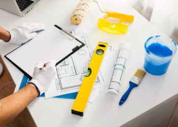 Vestuvinių žiedų gamyba pagal užsakymą: kaip išsirinkti ir kodėl Lietuvoje žiedą nešiojame ant dešinės rankos?