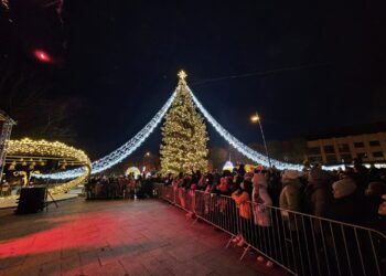 Šakiuose pratęstas Kalėdinių eglučių įžiebimo Suvalkijoje maratonas