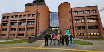 Knygų klubo „Bibliofanai“ nariai lankėsi Laikinojoje sostinėje