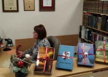 Dovana bibliotekos skaitytojams - pasirinkta knyga