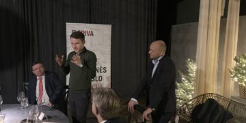 Sūduvos verslininkų šventiniame renginyje ekonominę ir geopolitinę situacija Lietuvoje ir pasaulyje pristatė politologas Linas Kojala ir ekonomistas Nerijus Mačiulis