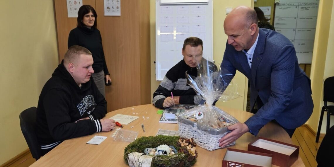 Šakių rajono socialinės globos įstaigose skleidžiama šventinė dvasia