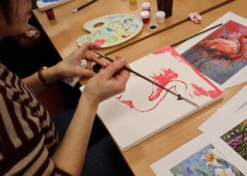 Marijampolės kultūros centre vyko unikali tapybos ant drobės edukacija