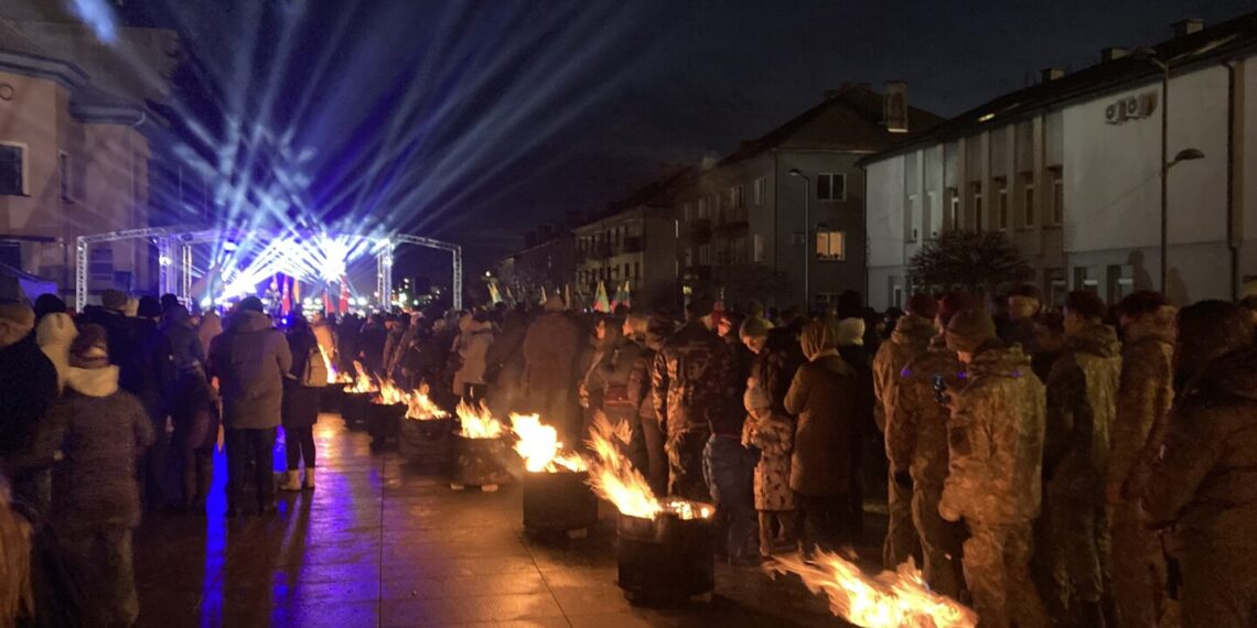 Žuvusiųjų už Tėvynę atminimas pagerbtas simboliniais 14-a laužų