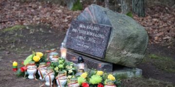 Prie Čystos Būdos mūšio paminklo pagerbti 1863 m. sukilimo dalyviai