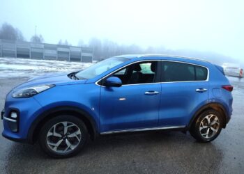 Iš ką tik Lenkijoje pavogto automobilio pasieniečiai išsodino teisės vairuoti neturintį vyrą