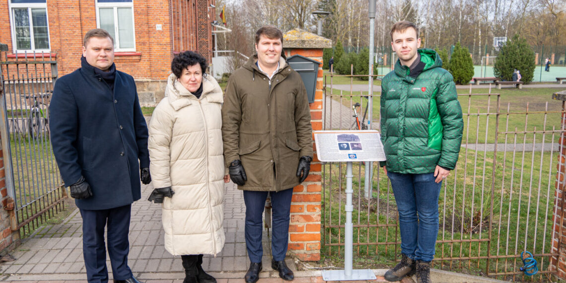 Švietimo paveldo istorijai įamžinti – informacinė lentelė prie Marijonų gimnazijos