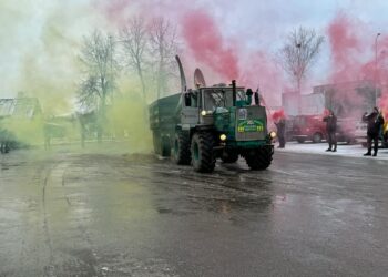 Vilkaviškio rajono ūkininkų sąjunga surengė įspūdingą traktoriaus žygį per Lietuvą