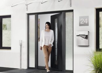 „Hormann“ įėjimo durys – estetiškai patrauklus saugių namų akcentas