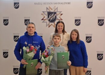 Kazlų Rūdoje apdovanotas Sporto centro auklėtinis ir jo treneris